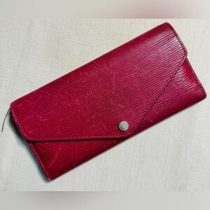 Louis Vuitton Epi Leather Fuchsia USED